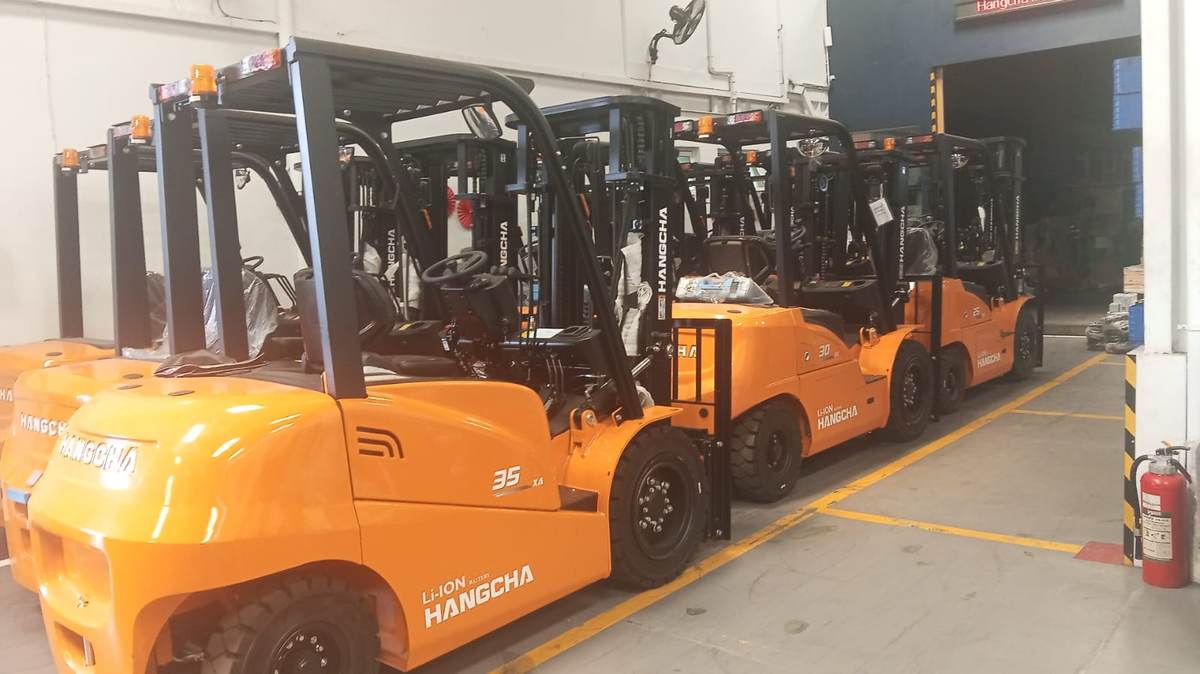 Armada forklift lithium-ion siap kirim